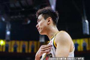 媒体人：辽宁远没到至暗时刻 下赛季有合适外援他们仍是夺冠热门