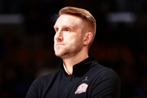 NBA历史首位芬兰籍主帅！Shams：灰熊正式聘请伊萨洛担任球队主帅