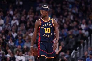 攻守兼备！巴特勒半场6中3拿到12分4板4助 罚球7中6