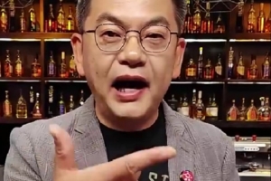 苏群：我瞎蒙火箭4比3成了一半 亚当斯被砍8次&乌度卡就是不换人