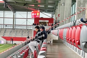 帕夫洛维奇现场观战拜仁U19vs多特U19，两队高层也出现在现场
