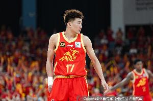 快点醒来！孙铭徽半场8中1&三分4中0 仅得2分2板1助1断
