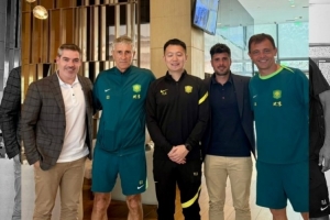 探望西班牙老乡？前津门虎外援梅里达造访北京国安俱乐部