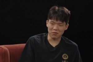教练本季叮嘱你最多的是？瀚森：跑快点 说我在场上跟人跳舞😂