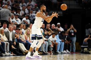 真行！戈贝尔两轮G5中24投20中 累计正负值高达+39