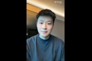 赵心童谈足球：小时候陪爸妈看的多，我爸喜欢曼联，喜欢曼城