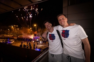 波兰玄冥二老！巴萨祝贺莱万&什琴斯尼：💙❤️🤝🇵🇱