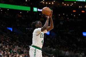 状态糟糕！霍勒迪半次7投仅1中拿4分2板2助 正负值-20...