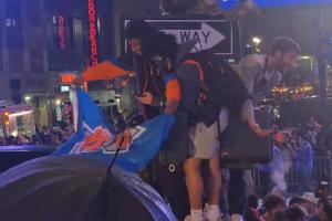 极致狂欢夜！曼哈顿启动四级响应👮警局请求增派人手🚓