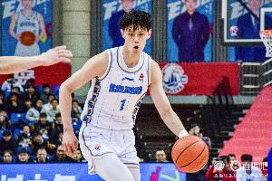 曾凡博新秀合同到期&今夏无顶薪资格 翟晓川方硕朱彦西合同也到期