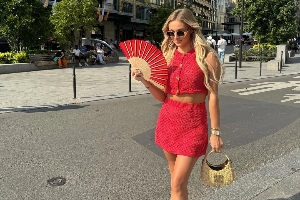 👻哈利今天为何如此生猛？原来是有美女女友抱抱鼓励😘