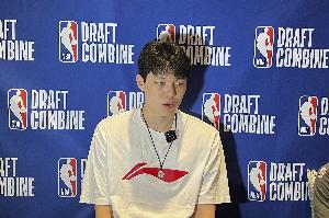 媒体人周鹏：28日特训结束后 杨瀚森将参加单独试训直到6月中下旬