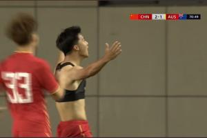 脱衣庆祝！梁仕宇头球接力破门，国少3-1领先澳大利亚U16