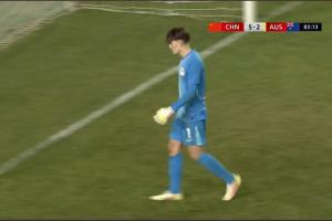 打崩袋鼠！谢晋小角度爆射破网，国少5-2领先澳大利亚U16