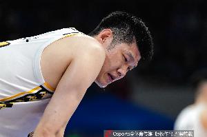 孙铭徽+胡金秋+周琦的三巨头足够豪华 但四川阵容深度不足