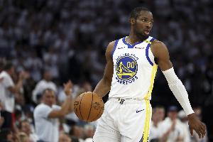 👀队记：勇士夏天很可能会留下库明加 可能会到12月再做变动