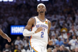 杨侃媒体人：亚历山大虽是MVP 但来中国不会比当年黑八的巴特勒火