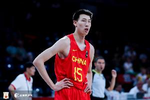 拼尽全力！郇斯楠7中5拿到12分4板1断1帽 罚球4中2