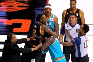 抱摔！Haynes：鉴于两人都是新秀 BIG3不会对霍华德&师弟追加禁赛