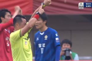 太拼了！盐城1-0宿迁最后时刻担架进场 比赛结束多人原地瘫倒