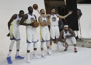 考辛斯：18-19赛季勇士没夺冠但天赋最高 比赛前6分钟才开始热身