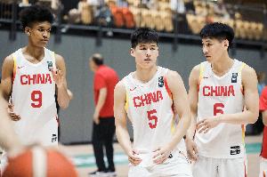 孔德昕：加拿大U19冲筐+前板一招解决80%回合 我们小组确实很魔鬼