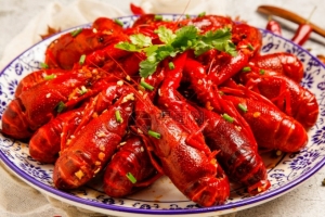 奥登谈在中国的趣事：小龙虾太好吃 准备吃4个一口气吃了25个🤣