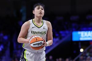 李月汝12分11板生涯第3次两双 佩奇23分 飞翼力克联盟第2水星✌️