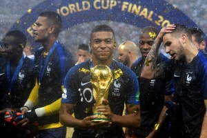 FIFA：姆巴佩、恩佐、登贝莱等巴黎三人有机会成为“双世界冠军”