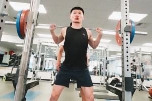 王岚嵚晒在美国的特训照：有好好训练 也有在好好生活