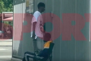 记者：巴萨小将迪亚拉已抵达巴萨训练基地，将和一线队一起训练