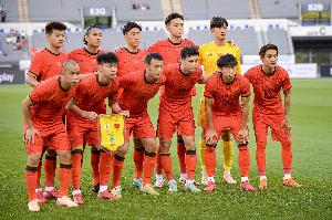 足球报：国足和日韩本土阵容相比都有很大差距，未来主帅挑战极大