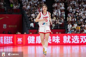 游刃有余！中国女篮半场领先印尼女篮29分 翟若云9分最高