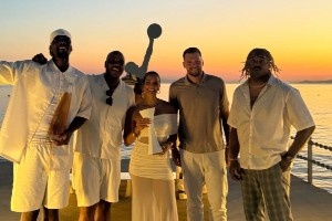 还是乔丹有面！前NBA球员大Q晒乔丹希腊活动现场照 可谓众星云集