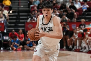 杨瀚森：我希望做更多事情来帮助球队获胜 输球后还是很沮丧的